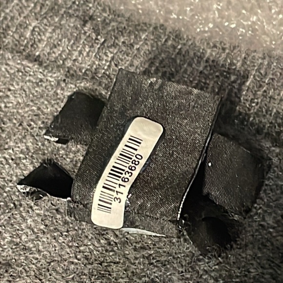 HALOGEN CASHMERE gray v-neck VEE Sweater - Picture 10 of 12